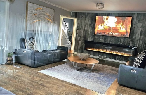 Ingersoll Villa | ***OASIS***