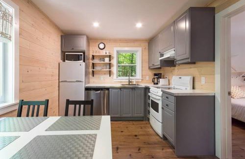 Saint-Calixte Chalet De Ski | Oasis de paix sous les arbres, avec accès au quai, à 1h de Montréal