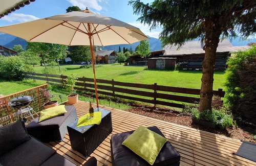 Oberammergau Appartement | Oasis of peace and well-being in Oberammergau, wonderful mountain views, terrace, garage