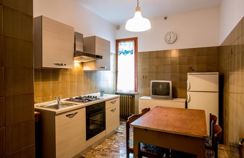 Marotta Appartement | oasis de détente non loin de la mer, parking dans la cour intérieure.