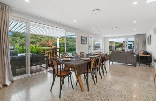 Kinloch Maison | Oasis on Okaia