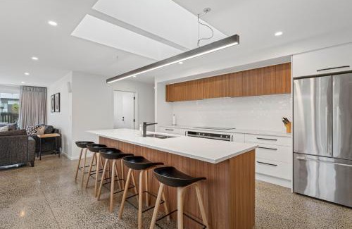 Kinloch Maison | Oasis on Okaia