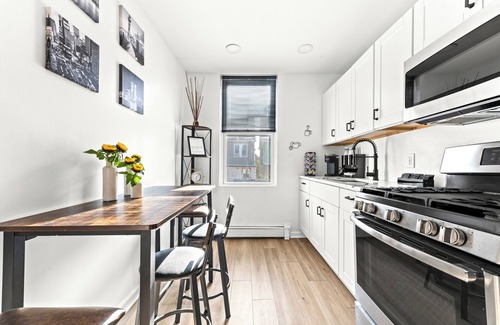 West New York Appartement | Oasis on the Hudson River: NYC Views & Vibes, Charming 2 Bedroom with Wifi