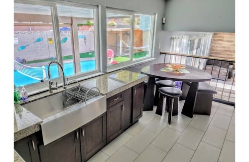 Chinatown Maison | Oasis w/Opt Heated Pool & Billiards- Mins to Strip