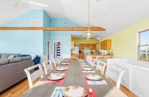 Waves Maison | OBX Pool Beachfront Hot Tub 5Bed Volleyball Arcade