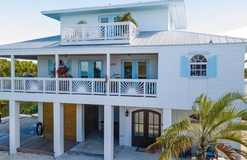 Cutthroat Harbor Estates Maison | ✨️ Ocean access w/Dock, 4 bed/4 bath. Inquire for any special requests ✨️