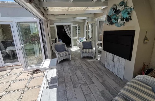 Chanteclair Maison | Ocean and mountain breeze