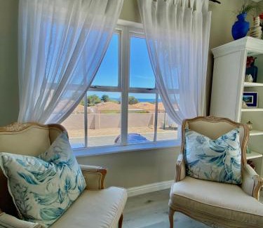 Chanteclair Maison | Ocean and mountain breeze