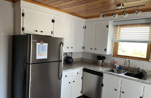Ogunquit - Wells Maison | Ocean Avenue beach rental! Across the street from Moody Beach in Wells, Maine