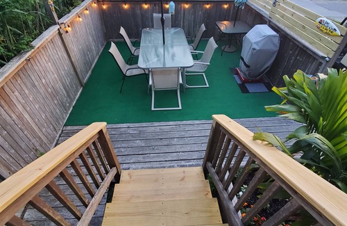 Bay Shore Appartement | Récemment rénové Ocean Bay Park Studio à partir de 1200 $ / semaine!