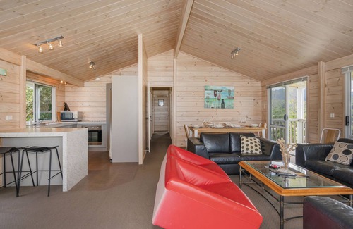 Tairua Maison | Ocean Beach Beauty - Tairua Holiday Home