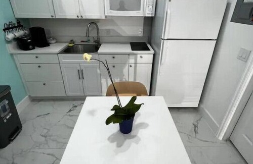 Lake Ridge Appartement | Ocean Breeze * 5 min to Beach *