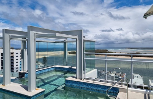 Caloundra Appartement | Ocean Breeze Caloundra – Rooftop Pool, Walk to Beach & Cafés