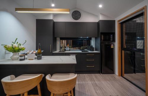 Bicheno Villa | Ocean Breeze Homestays 2