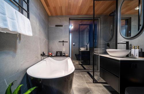 Bicheno Villa | Ocean Breeze Homestays 2