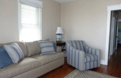 North End Maison | Ocean City home one block from beach