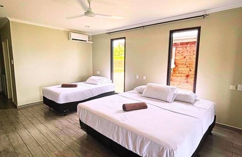 Siumu Hôtel | Ocean Club Maninoa: Super King & King Single Comfort Unit 6