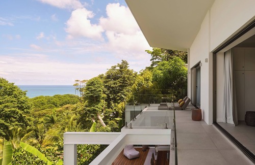 Buenos Aires Villa | Ocean View Villa Nicholson w/private pool, steps from the beach