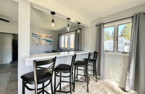 Angola on the Lake Maison | Ocean Eyes half mile to Beach Pet friendly AC