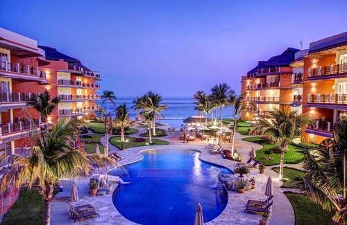 San Pedro Mixtepec Copropriété | Ocean Front 3 Bedroom Penthouse with Resort Amenities Overlooking the Pacific!