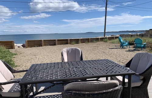 Camp Ellis Cottage | Ocean front 4 Bedroom / 2 Bath cottage