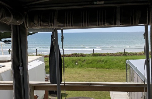 Papamoa Beach Maison | Ocean Front Beach Pad