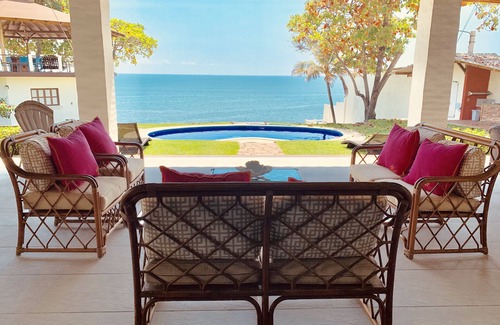 La Libertad Maison | OCEAN AVANT FARALLON BEACH HOUSE NOUVELLEMENT RÉMODLÉ !!!