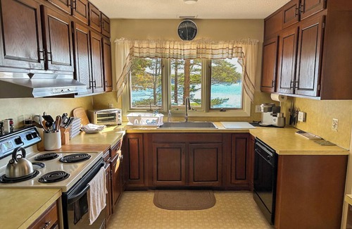 Bremen Maison | Ocean Front House w/Dock, Kayaks, Deck W/Stunning Views Of Audubon's Hog Island