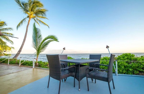 Kaunakakai Maison | Ocean Front King: Panoramic Sea Views Meet Polynesian Elegance in Molokai