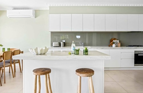 Bundeena Maison | Ocean Front Luxury The Lambeth Walk