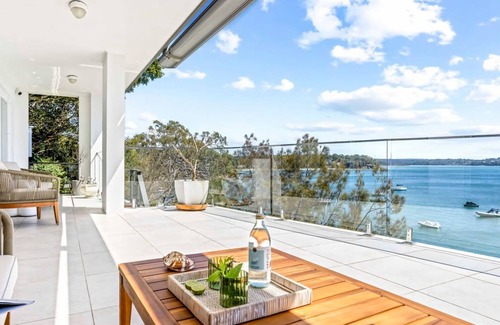Bundeena Maison | Ocean Front Luxury The Lambeth Walk