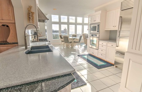 Gleneden Beach Maison | Ocean Front sur la plage de sable à Gleneden Beach! Ocean View Hot Tub! Dog Friendly! NUIT GRATUITE!