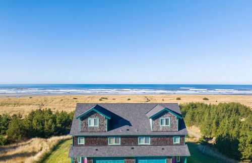 Long Beach Maison | OCEAN FRONT, Pets OK, Ping Pong, Near Town and Discovery Trail (Ocean View A)