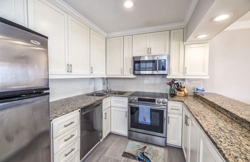 Wrightsville Beach Maison | OCEAN FRONT 3BR, GREAT LOCATION, STEPS TO THE BEACH, PERFECT FOR FAMILIES!!