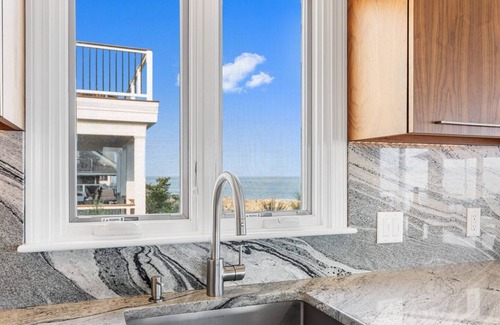 Greenbush Maison | Ocean Front w/views, HotTub, Fire Pit, Sleeps 10
