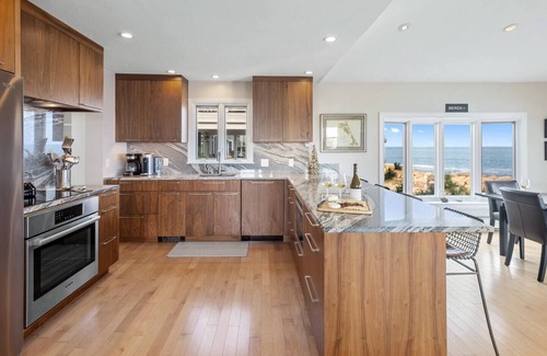 Greenbush Maison | Ocean Front w/views, HotTub, Fire Pit, Sleeps 10