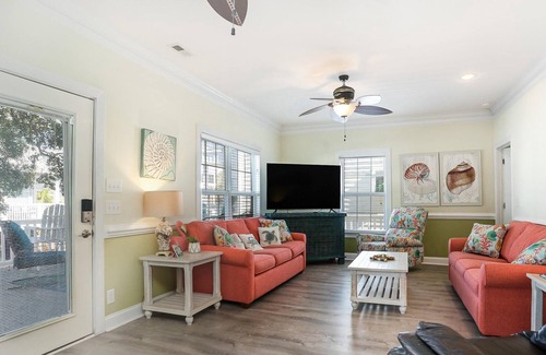 Long Bay Estates Maison | All about location! Fishing Lake, Waterpark, and Ocean