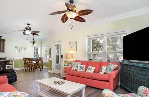Long Bay Estates Maison | All about location! Fishing Lake, Waterpark, and Ocean