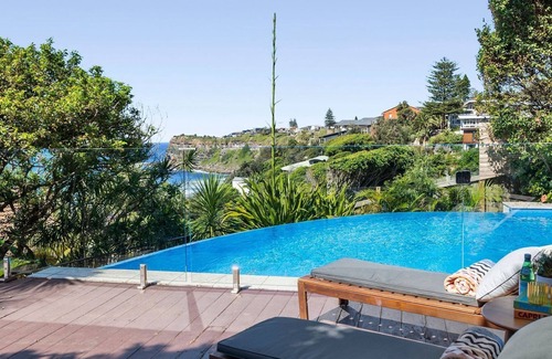 Newport Maison | Ocean Lux - stunning views over Bungan Beach