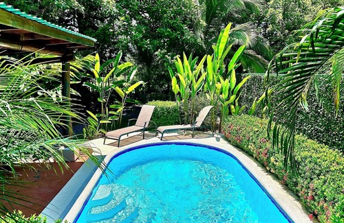 Uvita Maison | Ocean Melody ... Entièrement équipé, distance de marche de plages, jardin et piscine!