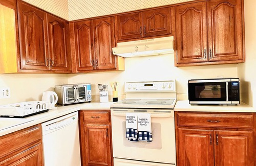 West Chester Maison | Ocean Palace -12 Guests-close to I-75,VOA park,W&S Tennis Tournament,King Island