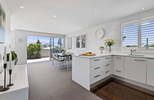 Mount Maunganui Maison | Ocean Palms - Immaculate with fully fenced garden