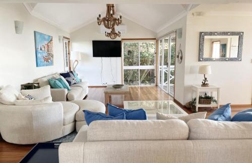 Beachmere Maison | Ocean Pearl - 3 bedroom beachfront property!