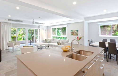 Ballena Maison | Ocean Side Luxury Condo at Elan with Three Bedrooms