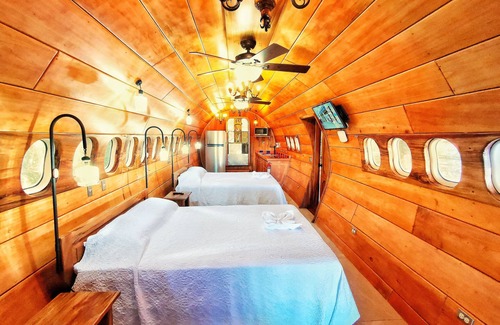 Manuel Antonio Station Balnéaire | OCEAN SKY LOFT AIRPLANE HOME sleeps 8