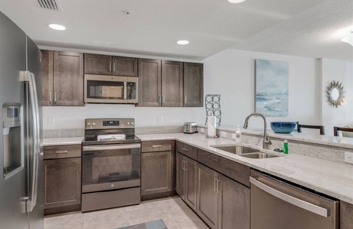 Ocean View Halifax Estates Maison | Ocean Star at The Aruba - Pool/hot tub are open!