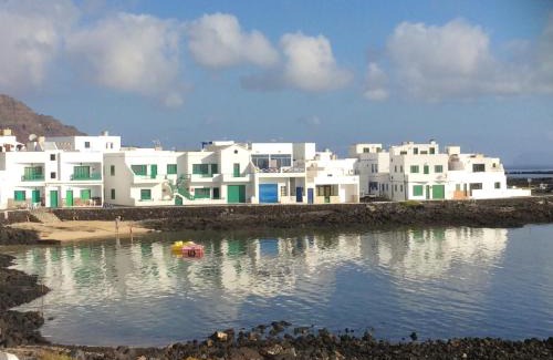 Orzola Maison | Ocean Sunshine