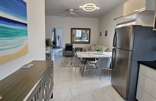Venetian Road Settlement Appartement | Ocean Breeze w/city view.nApt safe-friendly area!n