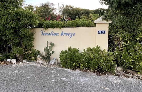 Venetian Road Settlement Appartement | Ocean Breeze w/city view.nApt safe-friendly area!n