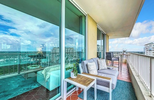 Ocean Ridge Appartement | Ocean View 3 Bedroom Apartment in Boynton Beach, Pool, Fitness Room + More!